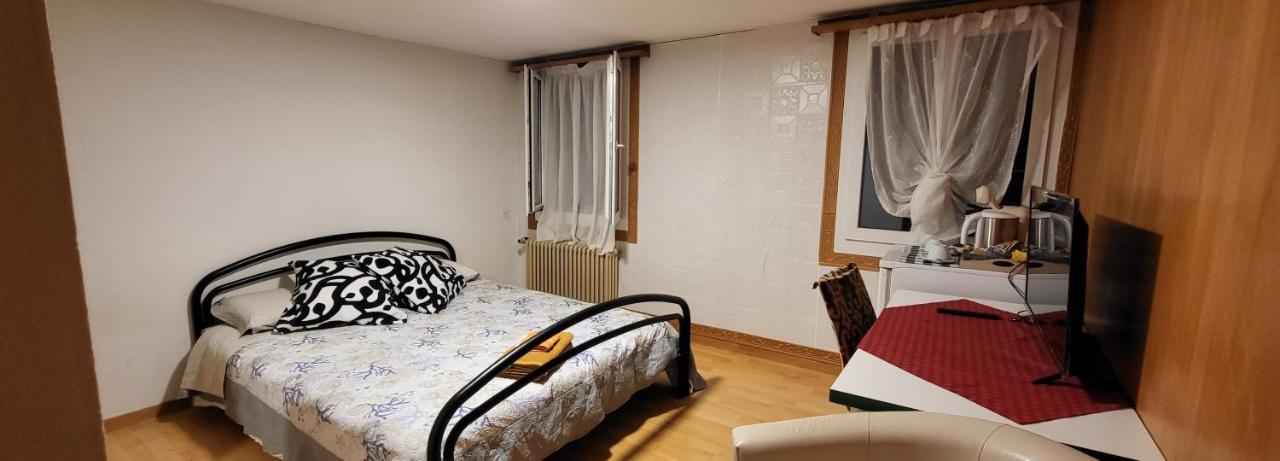 Buongustaio Fereinzimmer Room Inside A Flat Morschach Kültér fotó